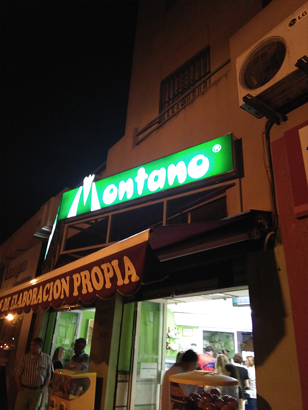 montano-helados-puerta